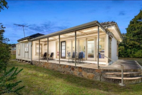 Charming Beach Retreat Dromana